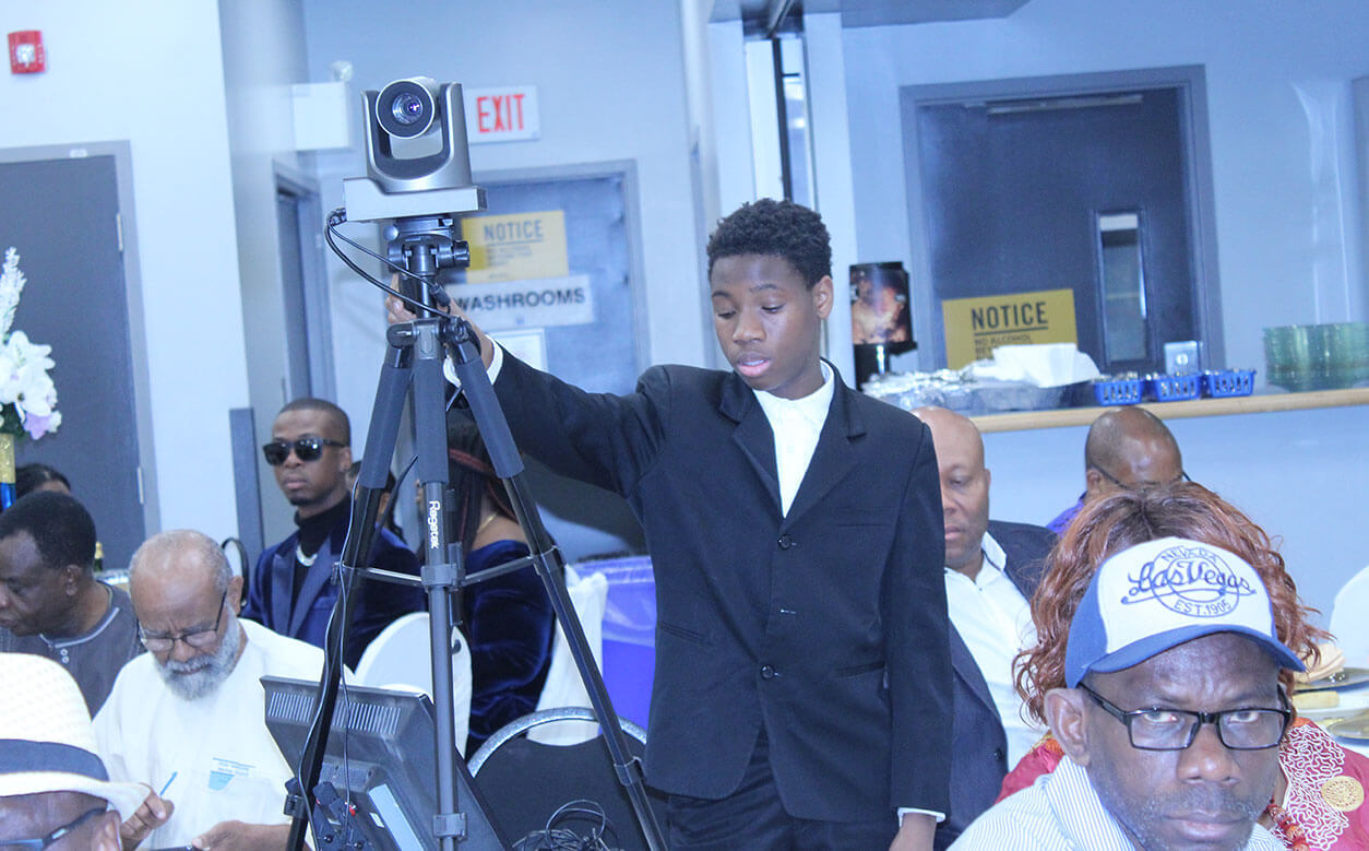 Volunteer team image